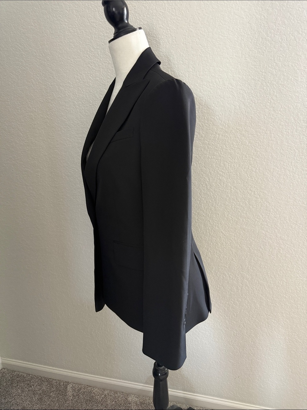 BCBG MaxAzria Women's Black Blazer One button Front Size S - Picture 2 of 11